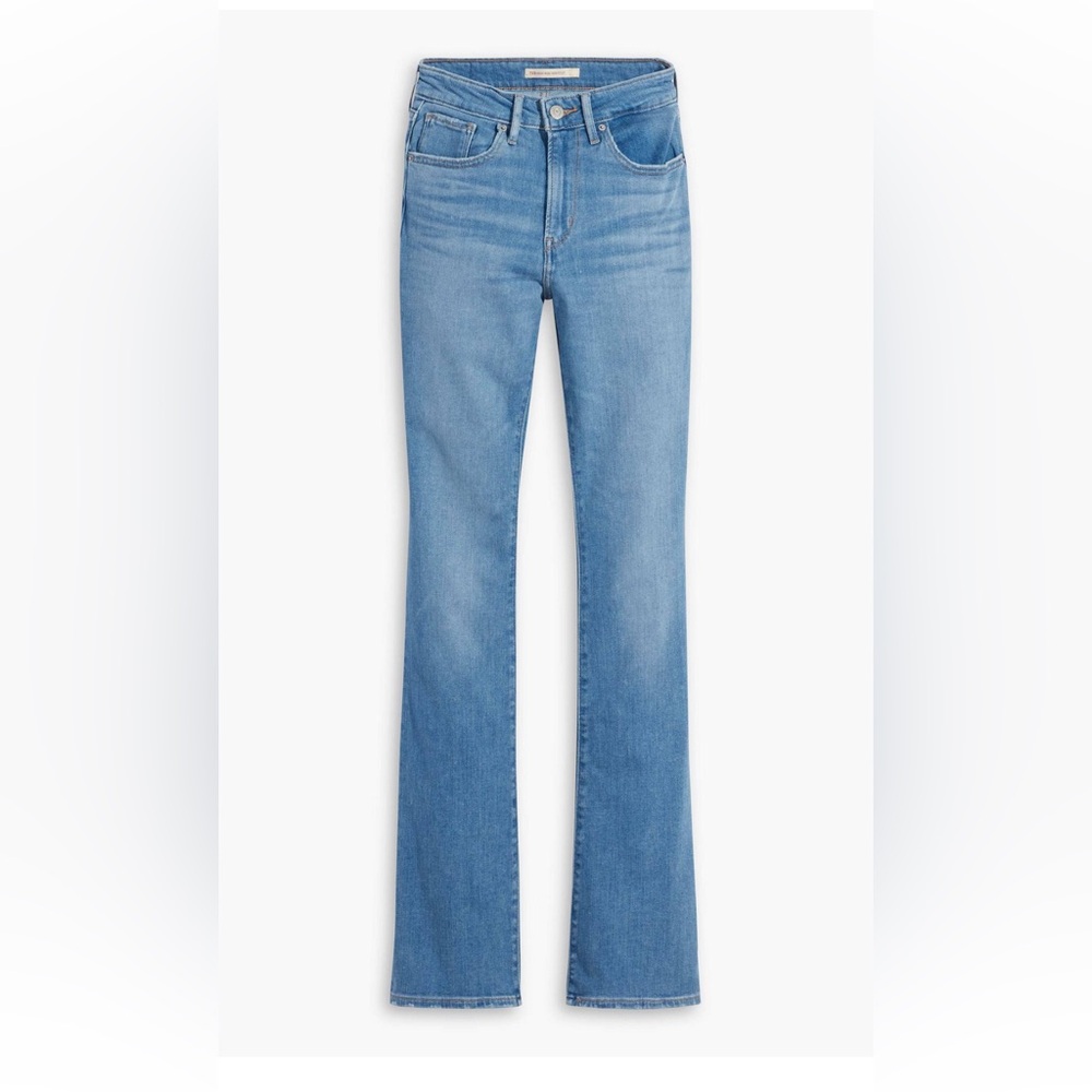 Levi 725 High Rise Bootcut Jeans!
